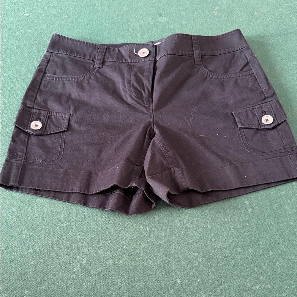 White House‎ Black Market Black Cargo Shorts.  CAJA # 1. D